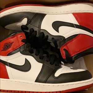 AIR JORDAN 1 RETRO HIGH “ Chicago”
